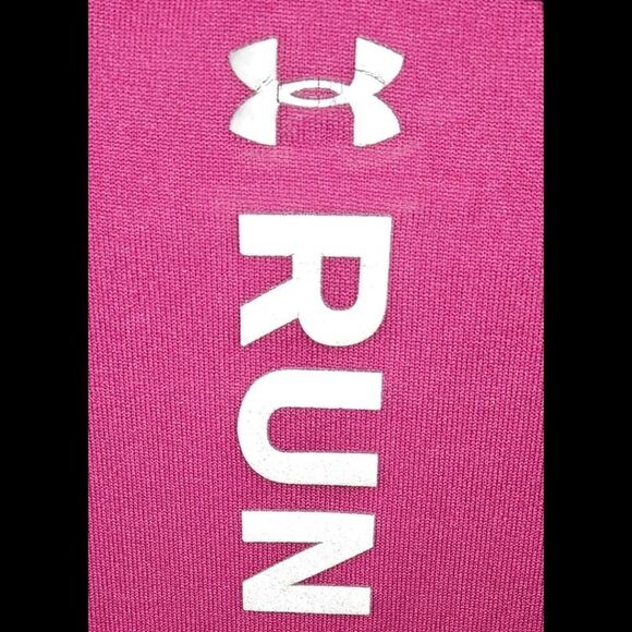 UNDER ARMOUR Women's Athletic Top with 🥵 heat gear. - Picture 7 of 14